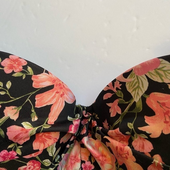 H&M SWIM TOP - Picture 3 of 6